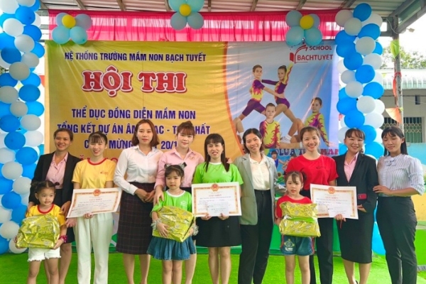 Hội thi thể dục đồng diễn hệ thống Bạch Tuyết