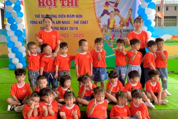 Hội thi thể dục đồng diễn hệ thống Bạch Tuyết